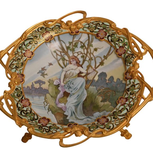 Plat Art Nouveau en porcelaine française