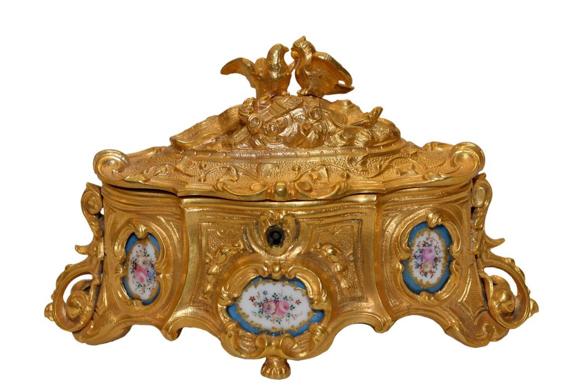Coffret à bijoux en bronze – garnie de plaques en Porcelaine de Sèvres